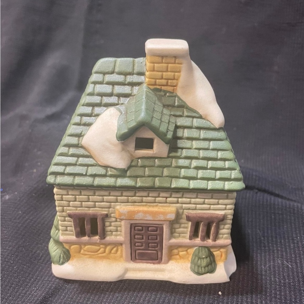 Lillian Vernon Christmas Village Green House